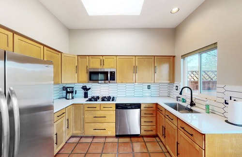 Sabino Shadows Casa | Stunning Desert Views, Minutes to World-Class Golf & Outdoor Adventures!