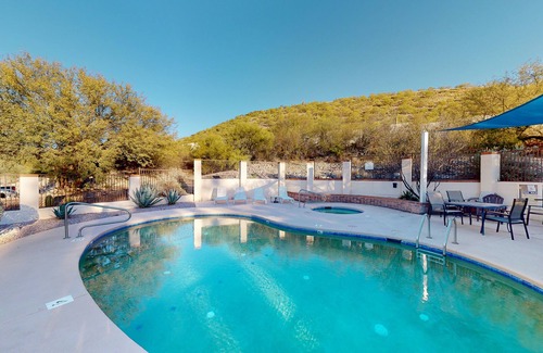Sabino Shadows Casa | Stunning Desert Views, Minutes to World-Class Golf & Outdoor Adventures!
