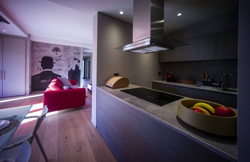 Frosinone Apartamento | Stunning design apartment in villa, with all amenities, close to hundred.