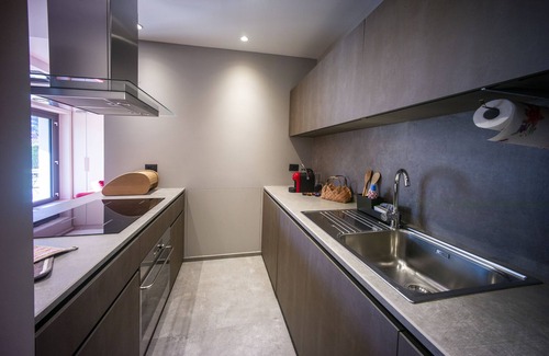 Frosinone Apartamento | Stunning design apartment in villa, with all amenities, close to hundred.