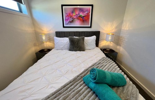 Dickson Casa | Stunning Dickson Luxe 3BR 2Bath Double Garage WiFi Brand New Home