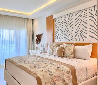 Samana Apartamento | Stunning Bay View Condo, Pool