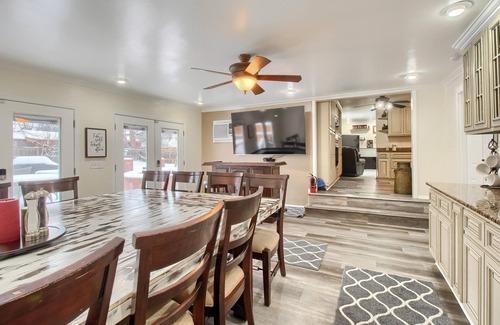 Virginia Village Casa | Hermosa casa de Denver perfecta para reuniones de grupos grandes