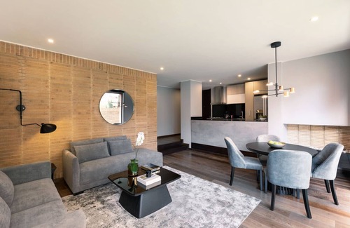Chico Reservado Apartamento | TOP DE LA PARTE SUPERIOR - ATTIK 201