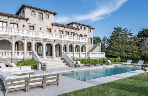 Bridgehampton Casa | Stunning fall sunsets, coveted location on Mecox Bay - recently furnished