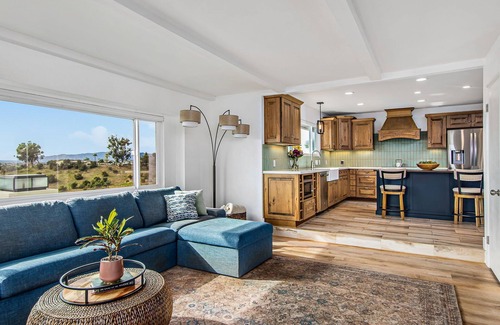 Fallbrook Casa | Stunning Fallbrook Retreat with Private Pool/Spa/Games Room/Fire Pit and More!