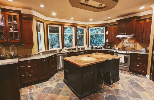 Langley Casa | Stunning forest estate - perfect getaway or gorgeous venue minutes from the city