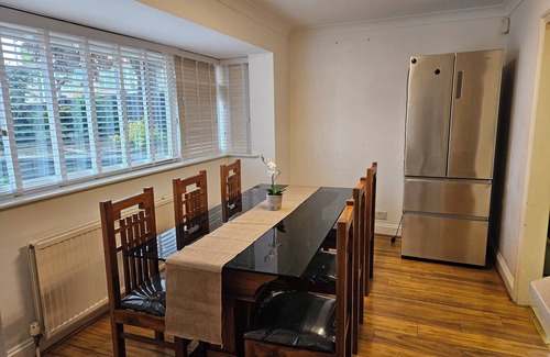 Carshalton Central Casa | Stunning four bedroom family home in Carshalton.