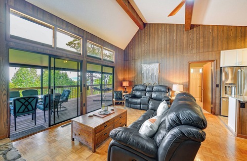 Franklin Cabina | Stunning Franklin Cabin w/ Deck & Mountain Views