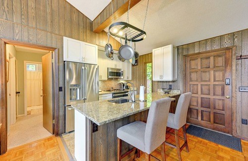 Franklin Cabina | Stunning Franklin Cabin w/ Deck & Mountain Views