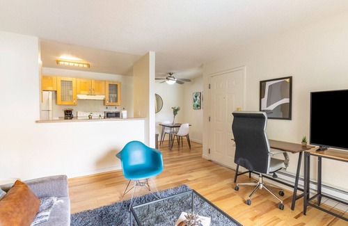 Fremont Apartamento | Stunning Fremont 1BR w/ Balcony & W/D, nr Stores & Park, by Blueground