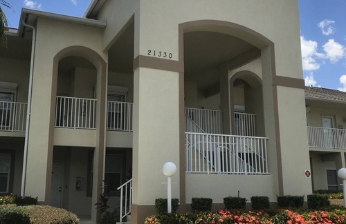 Stoneybrook Condominio | HERMOSO CONDOMINIO EN EL CAMPO DE GOLF STONEY BROOK / SALIDAS DE MIROMAR