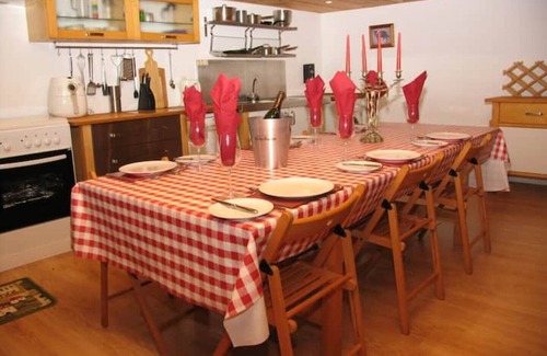 Chatenet Casa | Stunning Gite, pool + wine tasting room. Beautiful views down the Seugne valley