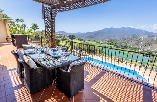 Alhaurín el Grande Villa | Stunning Golf Villa with Pool and Stunning Views