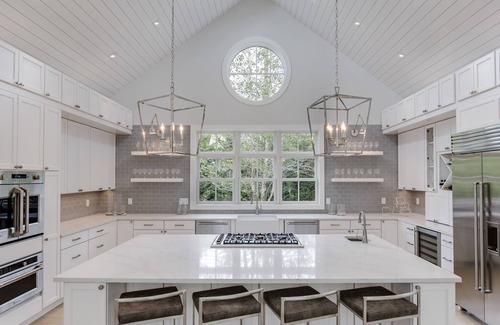 Village of East Hampton Casa | Impresionante nueva construcción, al sur de la autopista "Jericho Farm", capacidad para 10 personas