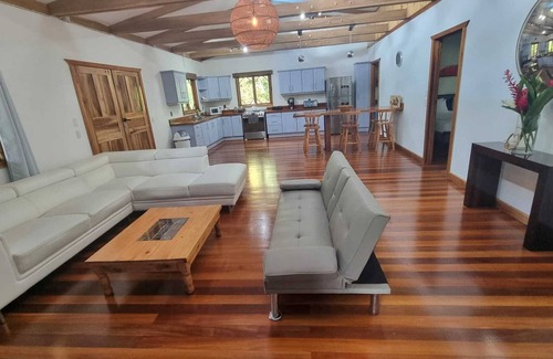 Cahuita Casa | Stunning holiday home with jacuzzi at Cahuita National Park. 3bed/3bath/AC