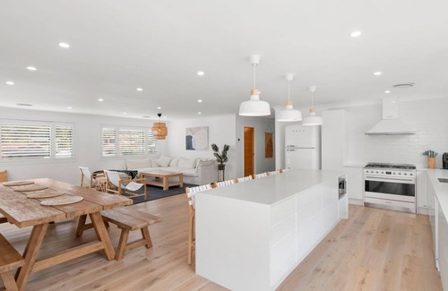 Surf Beach Casa | Stunning home 350 metres from the beach.