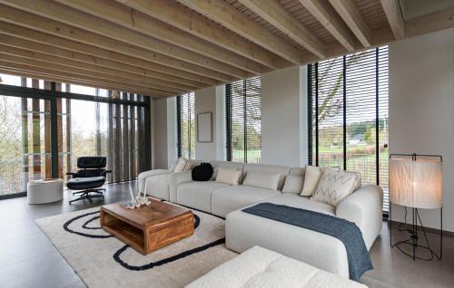 Halleux Casa | Stunning Home In La Roche-En-Ardenne