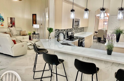 Kissimmee Villa | Stunning Home. Enjoy 4 bedrs & 3 baths. Prime location close to all Disney Parks