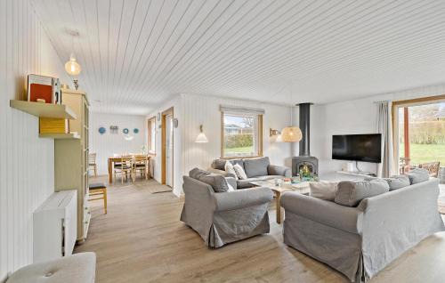 Sandvig Casa | Stunning Home In Allinge With Wifi