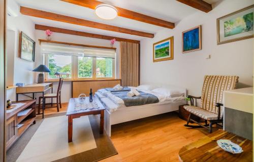 Petrinja Casa | Stunning Home In Brest Pokupski