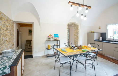 Costarainera Casa | Impresionante casa en Costarainera