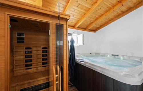 Bristane Casa | Stunning Home In Drinovci With Sauna
