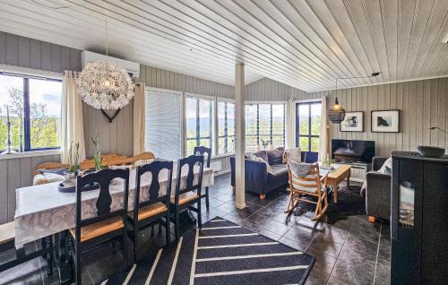 Vinje Casa | Stunning Home In Edland With Sauna
