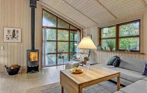 Farvang Casa | Stunning Home In Fårvang With Wifi