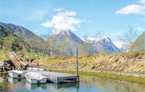 Fjaerland Casa | Stunning Home In Fjærland