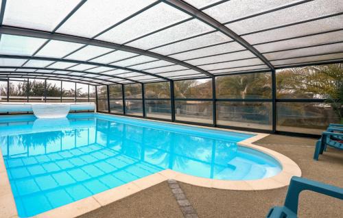 L'Etang-Bertrand Casa | Stunning Home In L'étang-Bertrand