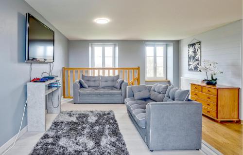 L'Etang-Bertrand Casa | Stunning Home In L'étang-Bertrand
