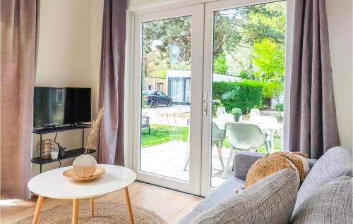Heinkenszand Casa | Stunning Home In Heinkenszand With Wifi