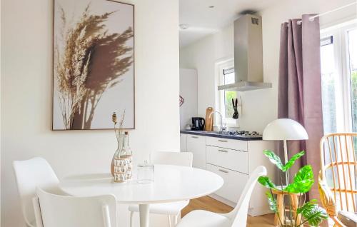 Heinkenszand Casa | Stunning Home In Heinkenszand With Wifi