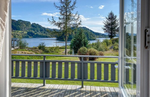 Fjaler Casa | Stunning home in Korssund with house a panoramic view
