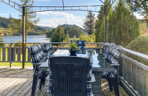 Fjaler Casa | Stunning home in Korssund with house a panoramic view