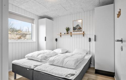 Hjarbæk Casa | Stunning Home In Løgstrup With Kitchen