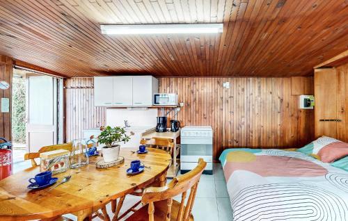 La Bazouge-de-Chemere Casa | Stunning Home In La Bazouge-De-Chemeré