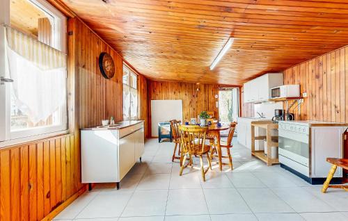La Bazouge-de-Chemere Casa | Stunning Home In La Bazouge-De-Chemeré