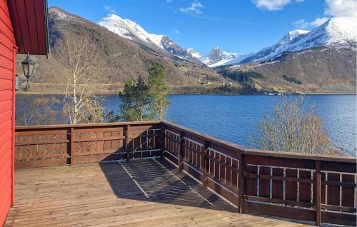 Volda Casa | Stunning Home In Lauvstad With House Sea View
