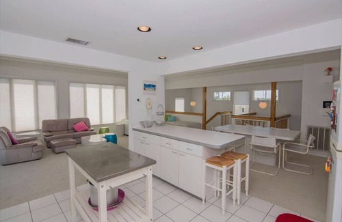 Loveladies Casa | Stunning home in Loveladies with 4 Bedrooms, Private swimming pool and WiFi