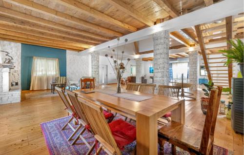 Gradina Casa | Stunning Home In Lozovac