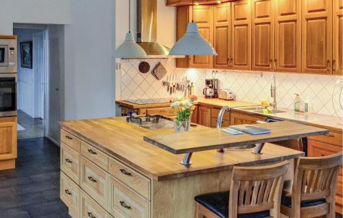 Vekerum Casa | Stunning Home In Mörrum With Sauna