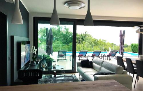 Marsici Casa | Stunning Home In Malinska