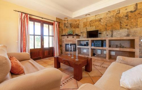 Manacor Casa | Stunning Home In Manacor
