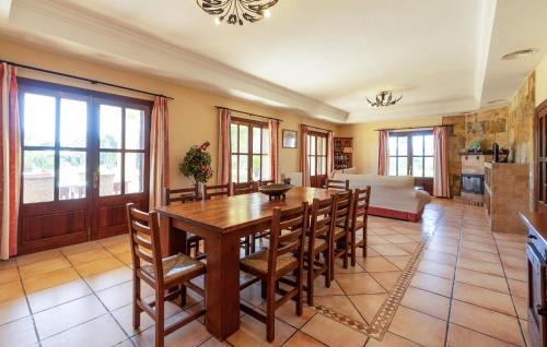 Manacor Casa | Stunning Home In Manacor