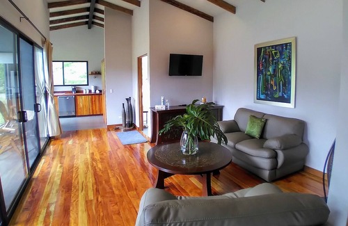 Quebrada Grande Casa | Stunning Home in Monteverde near Adventure Parks