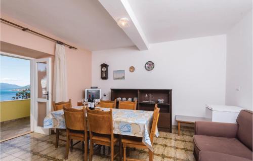 Postup Casa | Stunning Home In Orebic With Kitchen