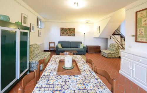 Paciano Casa | Stunning Home In Paciano With Kitchen