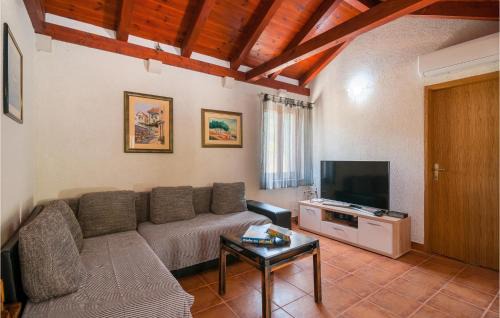 Dol Casa | Stunning Home In Postira
